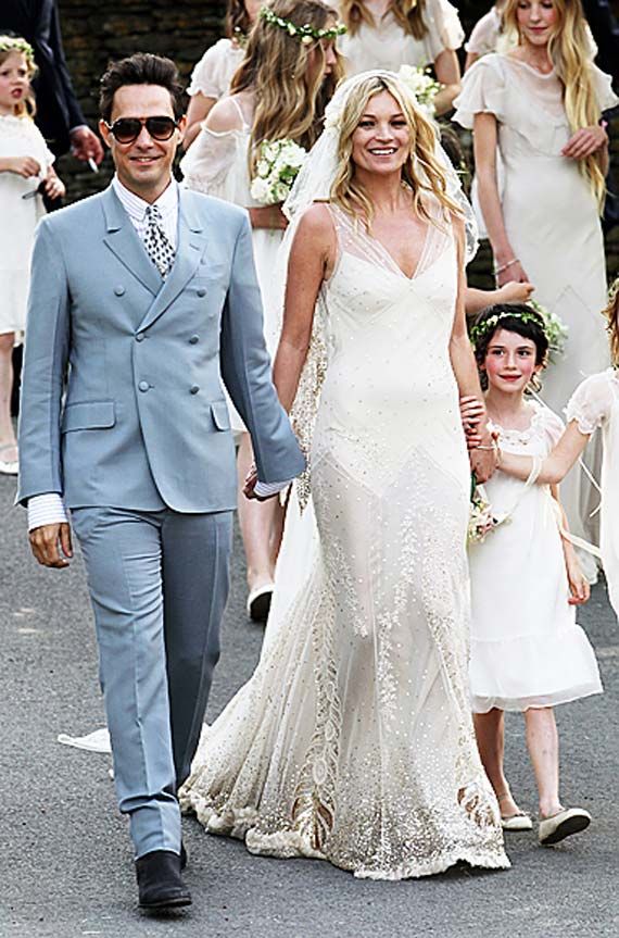  photo 2012-famous-celebrity-kate-moss-and-jamie-hince-weddinggowns_zpsfaca8c79.jpg