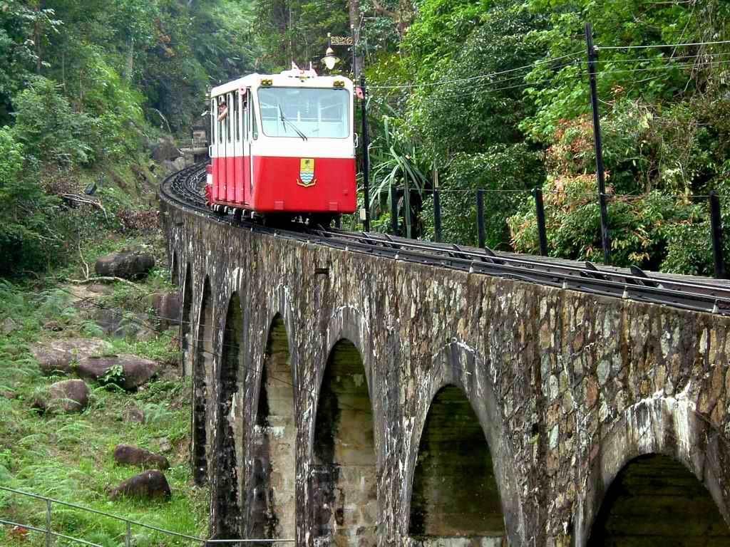 photo Penang_hill_funicular_railway_zpsafb996f6.jpg